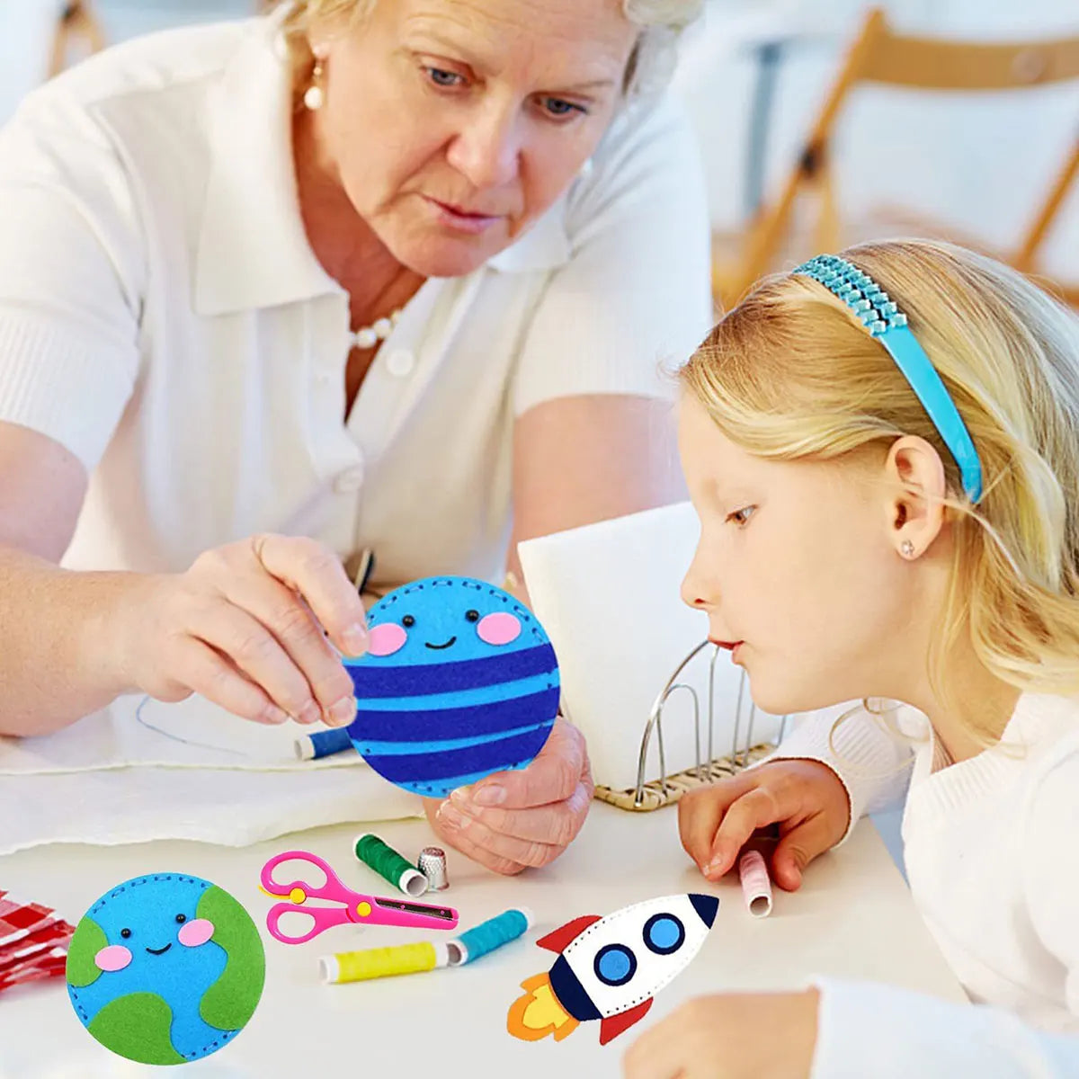 Kids Sewing Kit Universe Space System Craft DIY Sewing Felt Plush SolarSystem for Kids Beginners Educational Sewing Set Girl Art