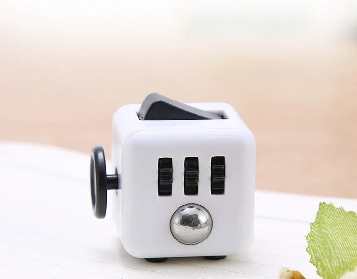 Creative Solid Color Fidget Dice handheld cube Release Stress Autism Anxiety Adult Kids Relief Anti-Stress finger children toys