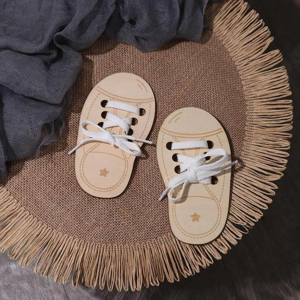 Montessori Teaching Aids Wooden Lacing Shoe Toy Learn to Tie Laces Toy Montessori Educational Toy Tying Shoelaces Boards